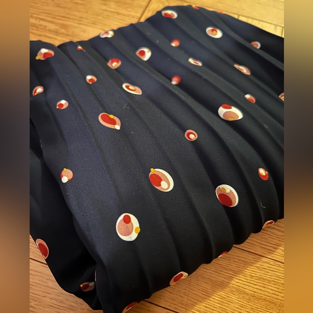 Navy pleated maxi skirt - Picture 2 of 3